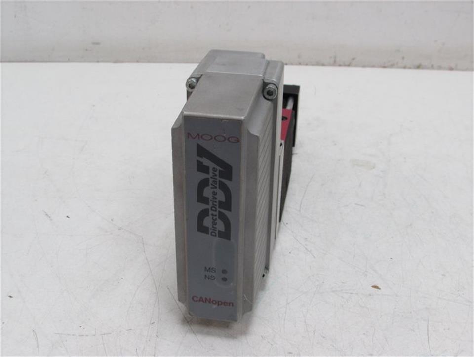 moog-direct-drive-valve-d638e101-p16xx1d0v552m-mod-d638-e101-unused-unbenutzt-71442-3.jpg