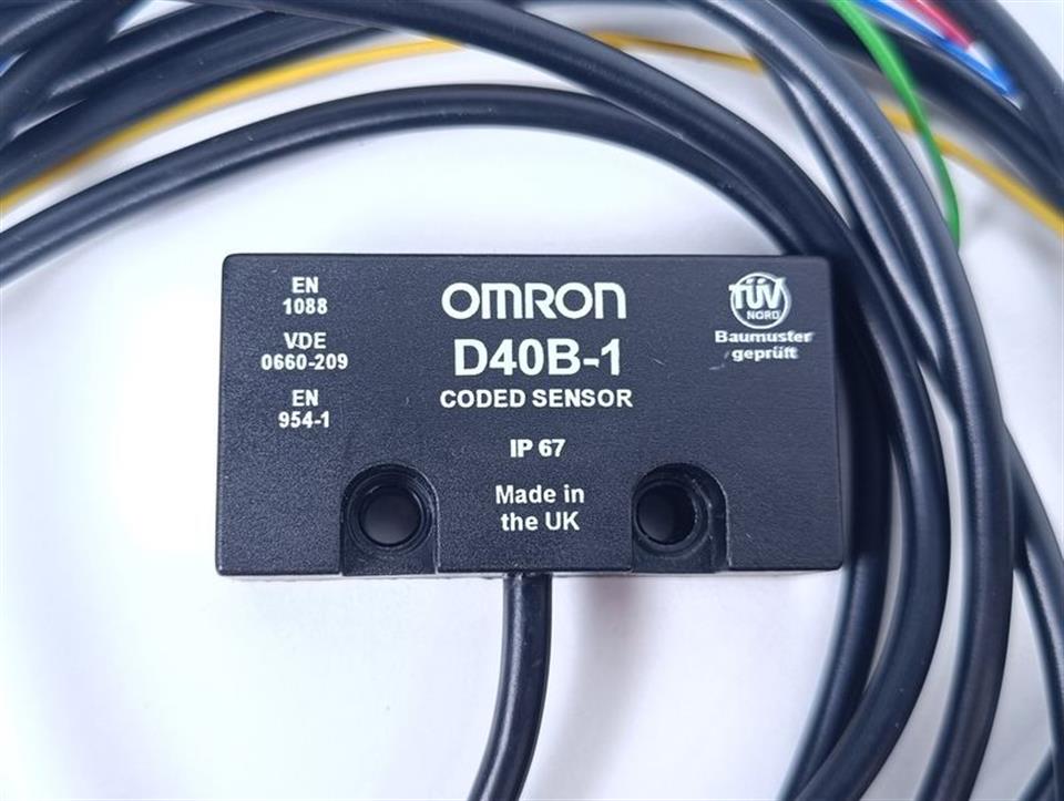 omron-d40b-1b10-coded-sensor-d40b-1d10-actuator-unused-78808-2.jpg