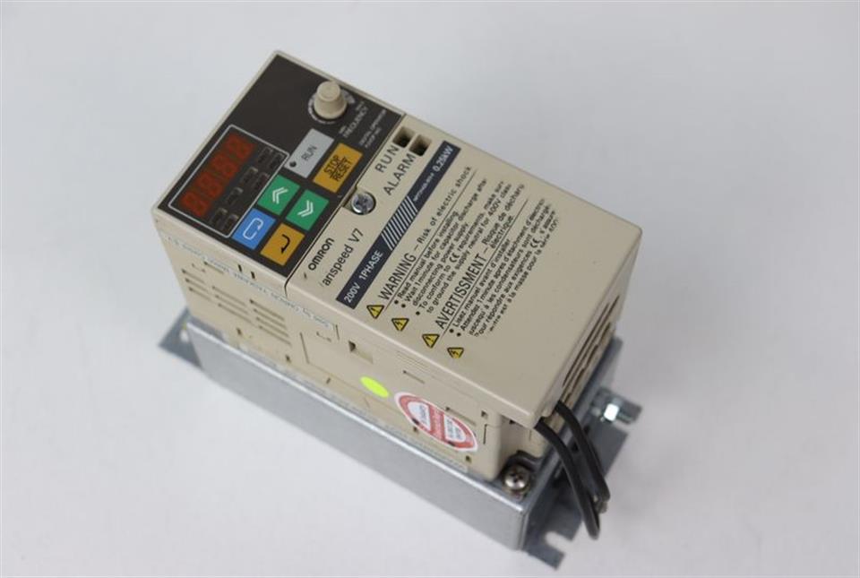 omron-frequenzumrichter-cimr-v7azb0p2-3g3mv-pfi1010-d-tested-top-zustand-56511-1.jpg