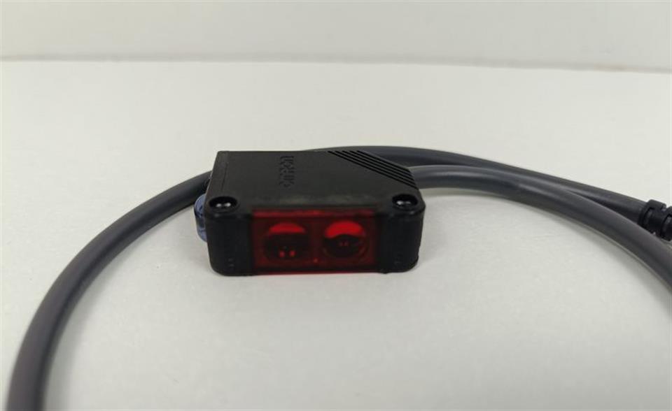omron-lichtschranke-e3z-r81-fotoelektrischer-schalter-unused-62198-2.jpg