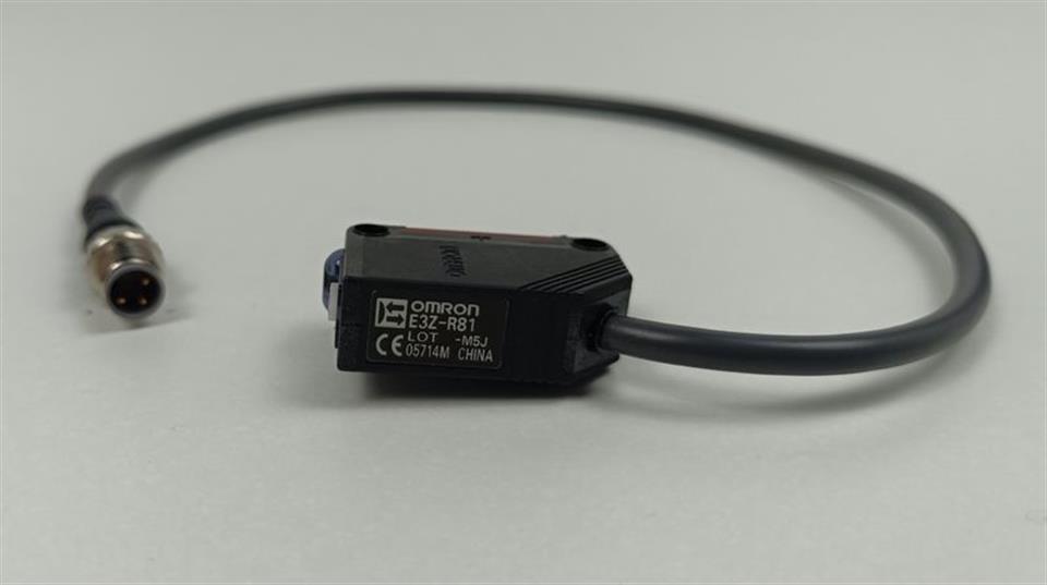 omron-lichtschranke-e3z-r81-fotoelektrischer-schalter-unused-62198-3.jpg