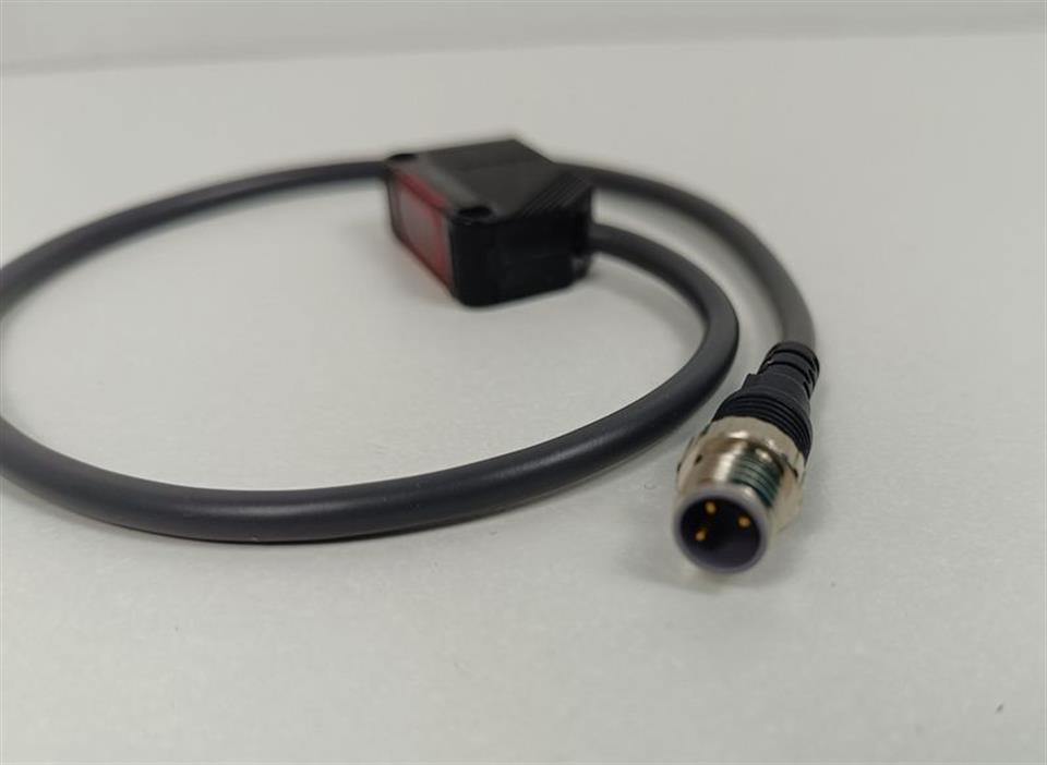 omron-lichtschranke-e3z-r81-fotoelektrischer-schalter-unused-62198-4.jpg