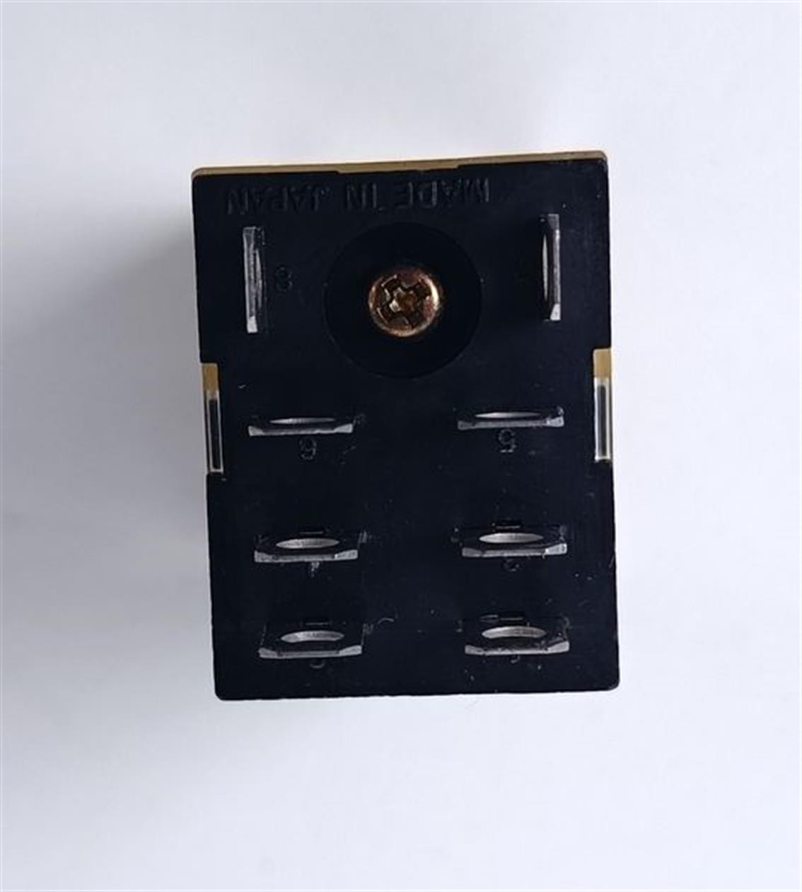 omron-ly2n-power-relais-sicherheitsrelais-24vdc-top-zustand-65616-3.jpg