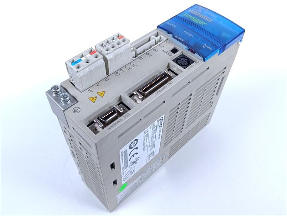 Omron Servo DRIVER Smartstep R7D-AP02H 230V 200W 50/60Hz NEUWERTIG