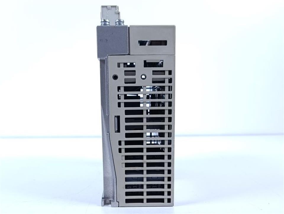 Omron Servo DRIVER Smartstep R7D-AP02H 230V 200W 50/60Hz NEUWERTIG