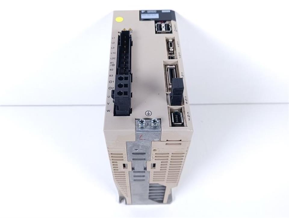 omron-yaskawa-servopack-sgdv-08a11a-oy-top-zustand-78824-2.jpg
