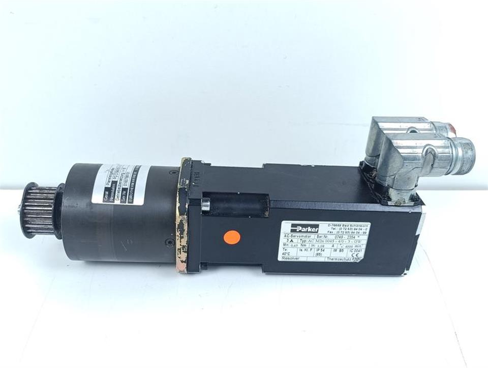 parker-servomotor-ac-m2n-0045-40-3-gw-planetengetriebe-pg-d-040101-s-gebraucht-82818-2.jpg