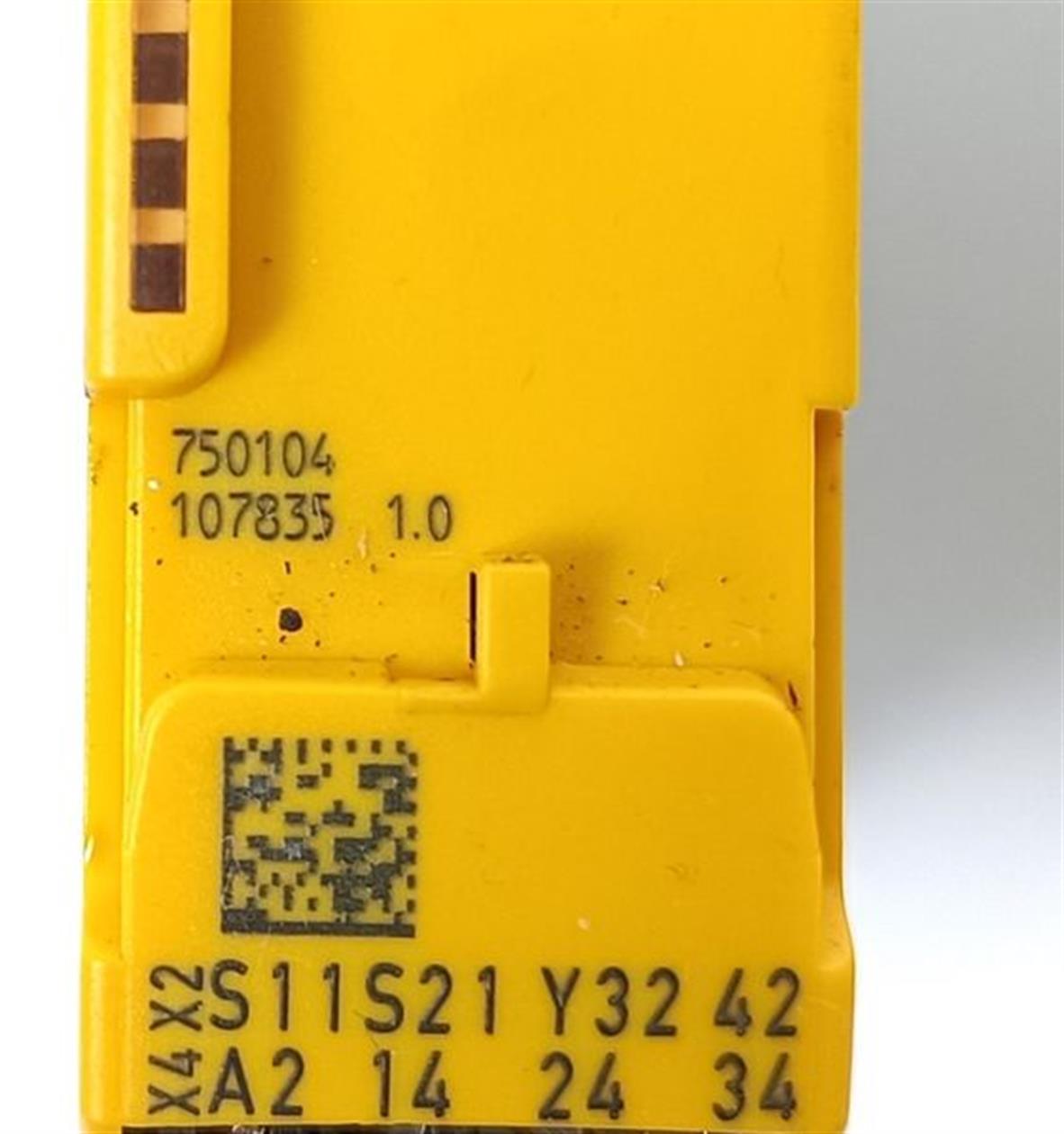 pnoz-s4-24vdc-3no-1nc-identno-750104-version-10-tested-und-top-zustand-61783-4.jpg