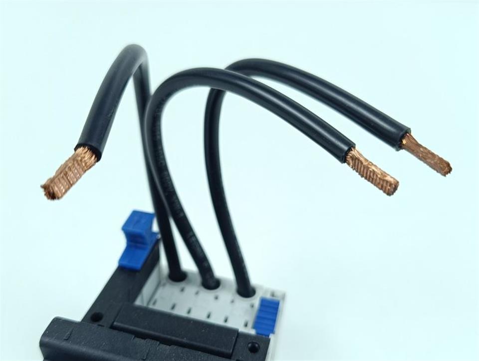 Rittal SV 9340.380 690 V 32 A AWG 10 TOP ZUSTAND
