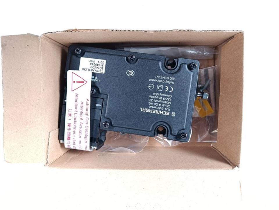 schmersal-tzfwnemchi3oe24vdc-unused-und-ovp-65423-2.jpg