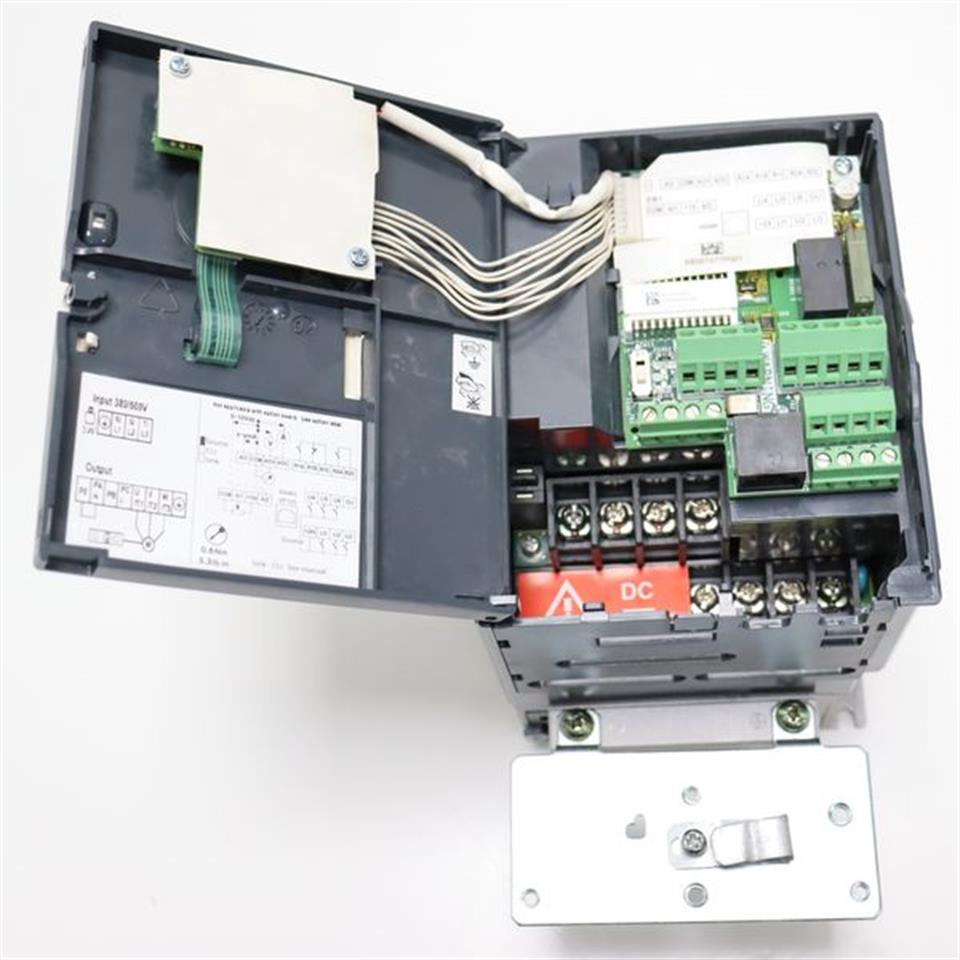 schneider-electric-altivar-312-atv312h075n4410-400v-075kw-1hp-tested-neuwertig-64562-4.jpg