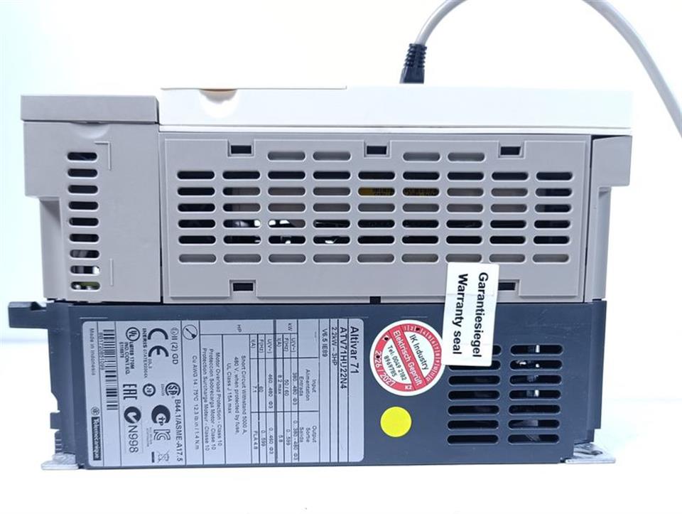 Schneider Electric Altivar 71 ATV71HU22N4 + Display VW3A1101 TOP ZUSTAND