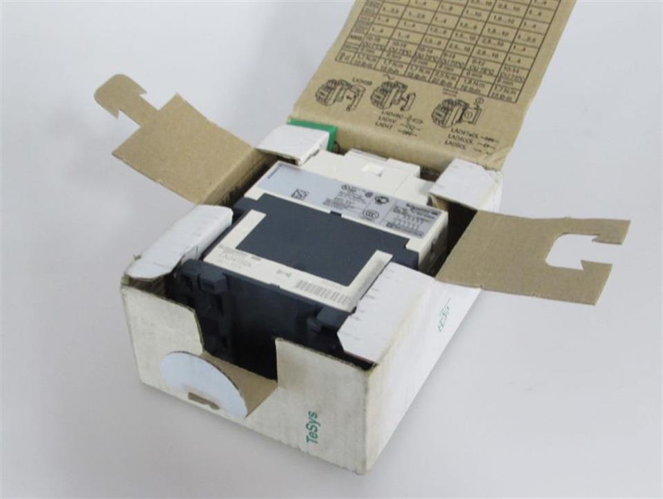 schneider-electric-cad50cd-cad50-cd-6kv-10a-690v-5060hz-unused-ovp-59260-2.jpg