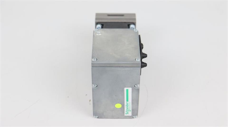 schneider-electric-ils1m573pb1a0-ids632miois-s-i-b54o-001rpp41-neuwertig-60599-4.jpg