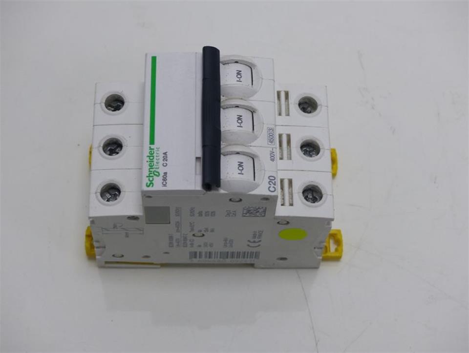 schneider-electric-leistungsschalter-a9f64320-ic60a-c-20a-top-zustand-51483-2.jpg