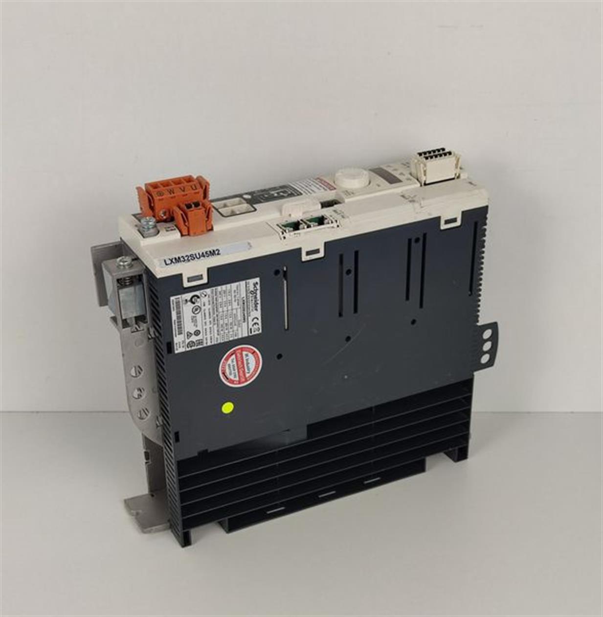 schneider-electric-lxm32su45m2-servoantrieb-tested-top-zustand-61887-2.jpg