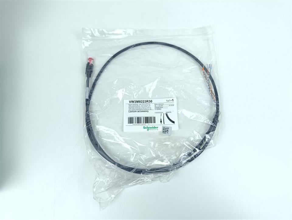 schneider-electric-servo-drive-lexium-32-lxm32cd30n4-rs04-3kw-unused-und-ovp-78800-3.jpg