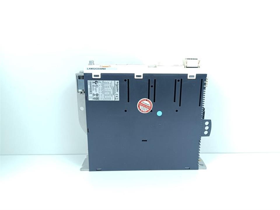 schneider-electric-servo-drive-lexium-32-lxm32cd30n4-rs04-3kw-unused-und-ovp-78800-6.jpg