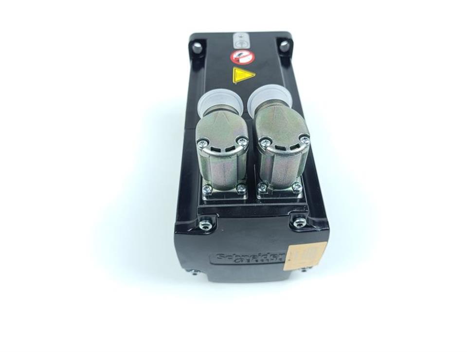 schneider-electric-servomotor-bmh1002p06f2a-unused-und-ovp-78250-6.jpg