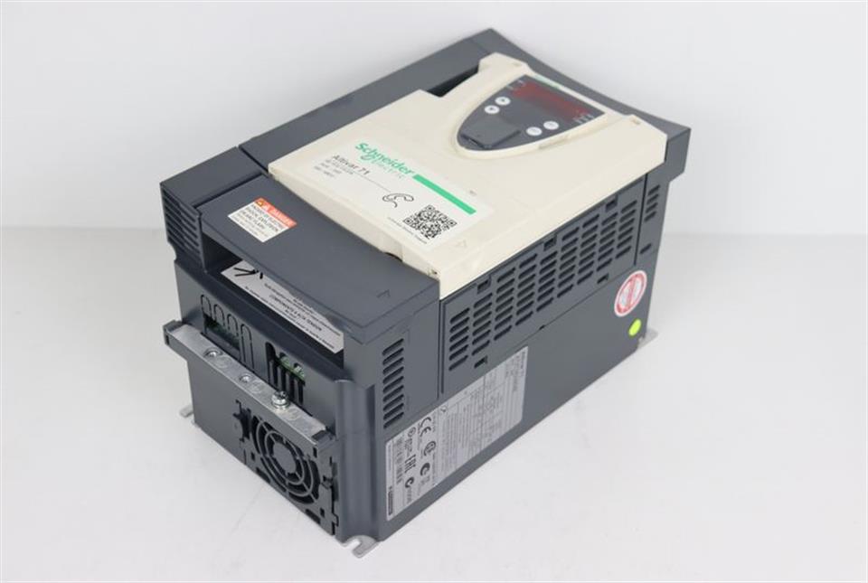 schneider-telemecanique-altivar-71-atv71hu30n4z-3kw-400v-tested-top-zustand-55669-1.jpg