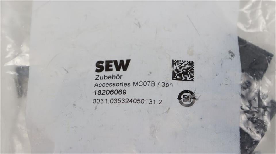 sew-mc07b-3ph-18206069-accessories-zubehoer-steckersatz-unused-ovp-und-sealed-62029-2.jpg