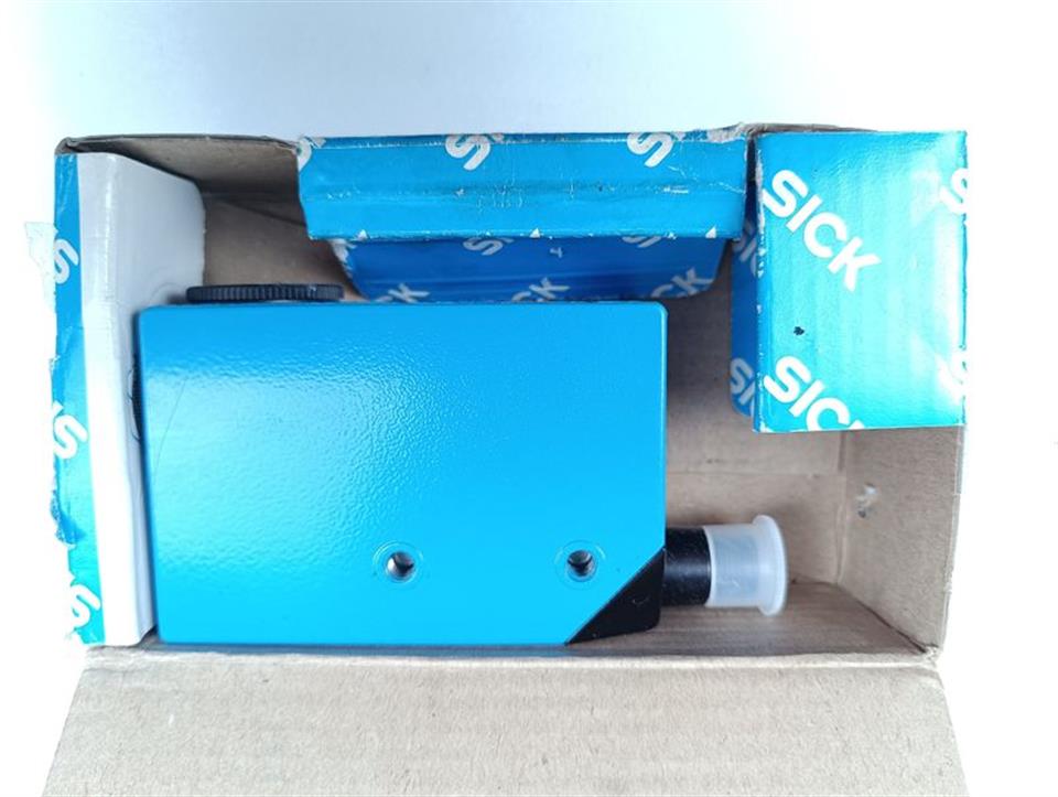 sick-farbsensor-cs81-p3612-1-028-225-qpnp-unused-und-ovp-65476-2.jpg