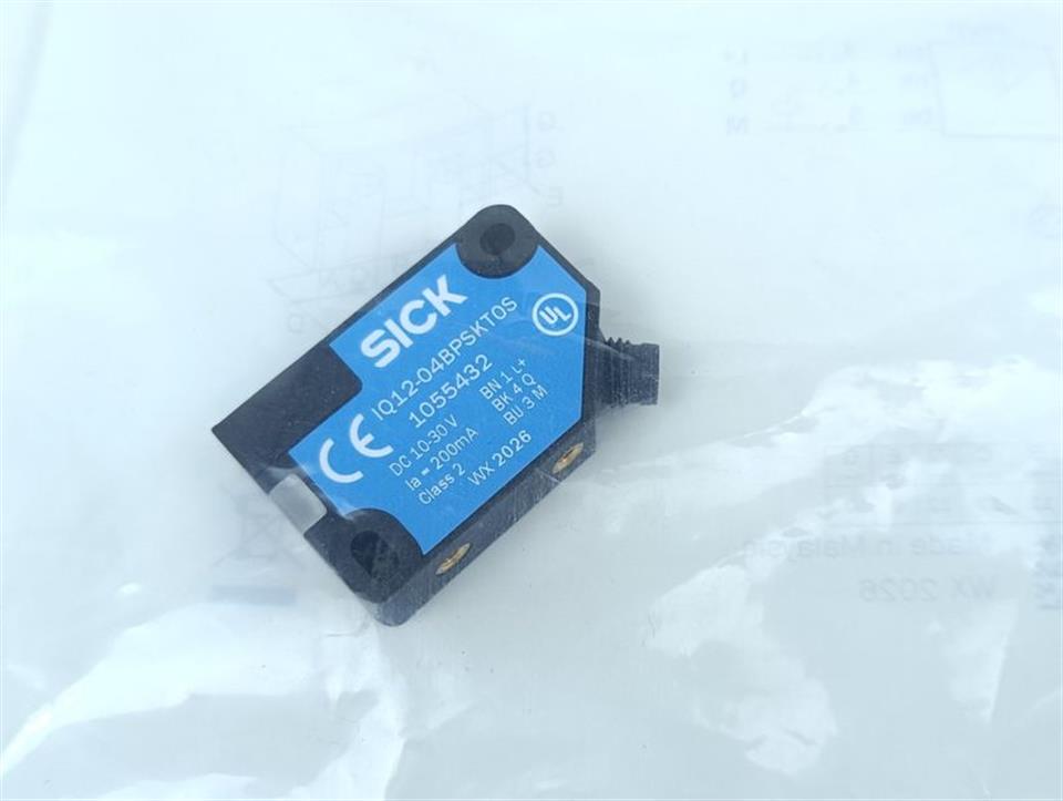 sick-iq12-04bpsjt0s-miniatur-lichtschranke-1055432-unused-und-ovp-und-sealed-80985-3.jpg