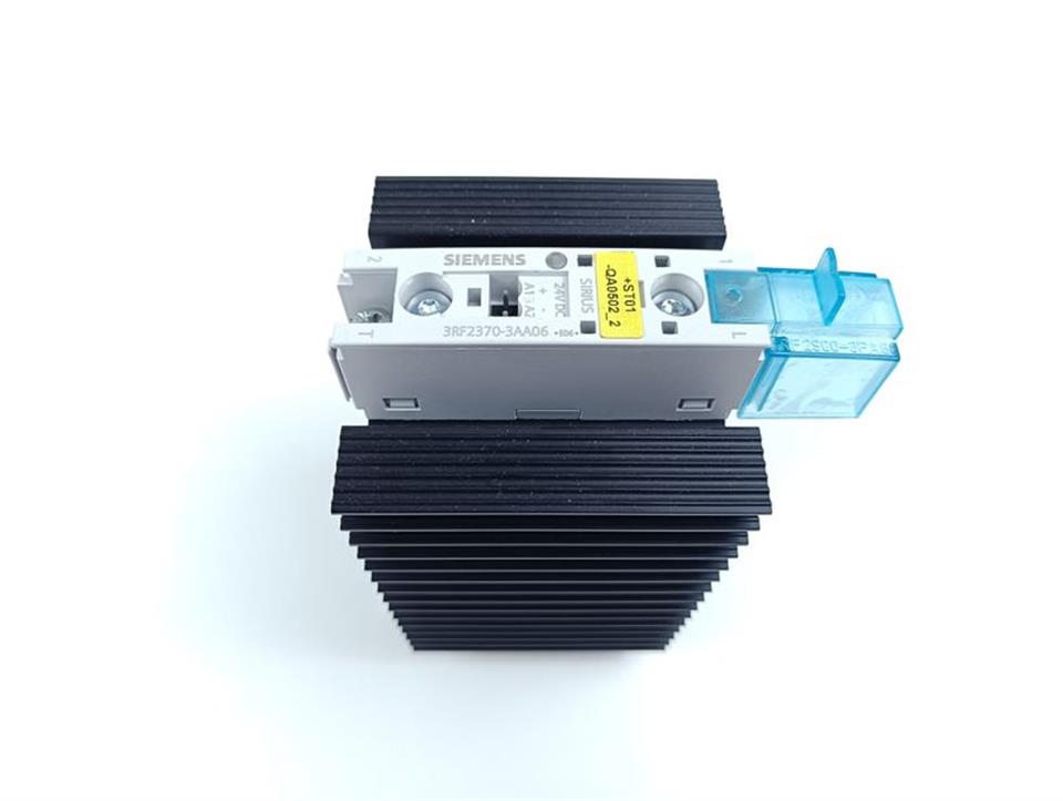 siemens-3rf2370-3aa06-sirius-halbleiterschuetz-70a-top-zustand-78352-3.jpg