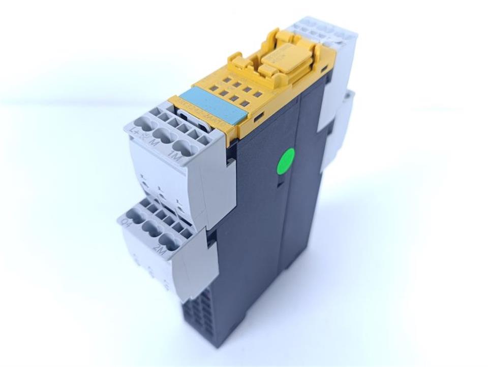 siemens-3rk3242-2aa10-e01-3rk3931-0aa00-e02-sirius-erweiterungsmodul-82675-1.jpg
