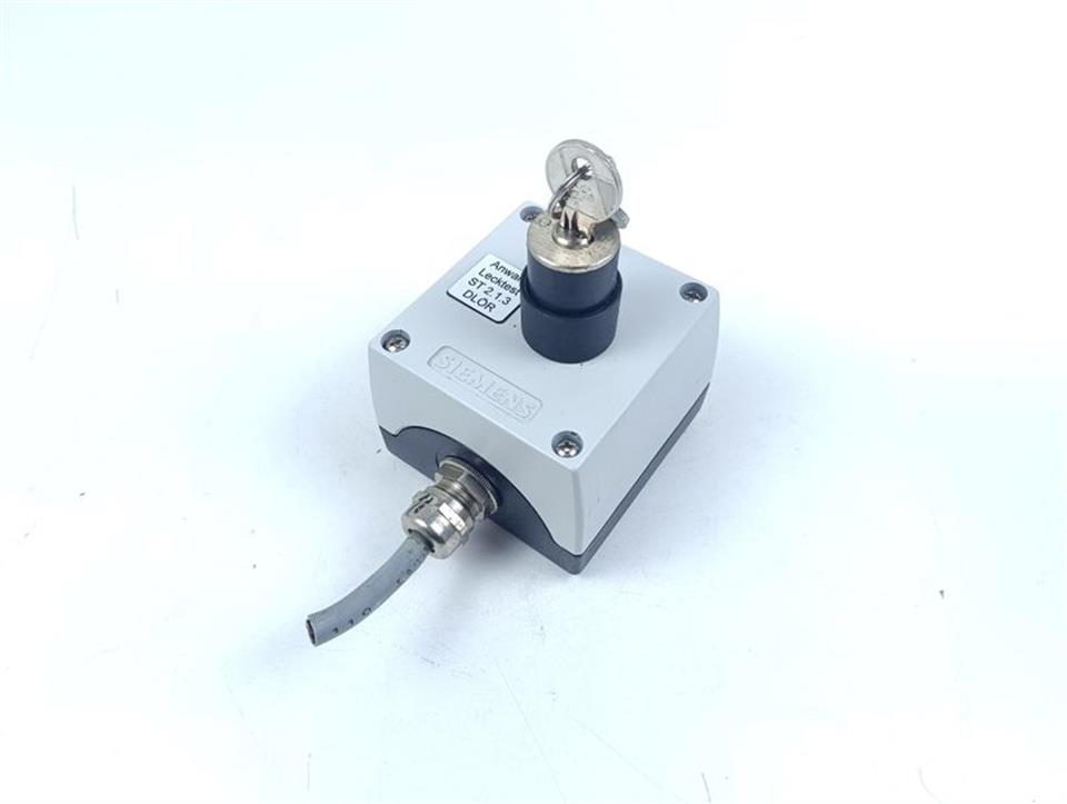 Siemens 3SB3 Metallgehäuse mit 2 x 3SB3420-0B Schaltelement TOP ZUSTAND