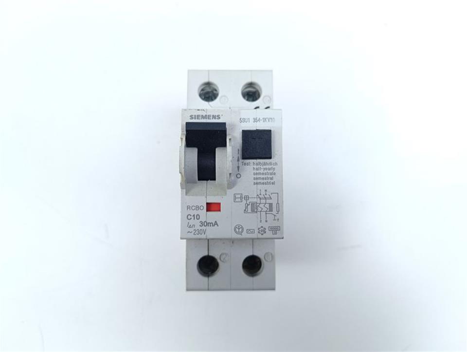 Siemens 5SU1 354-1KV10 5SU1354-1KV10 RCBO C10 30mA ~230V GEBRAUCHT GUT