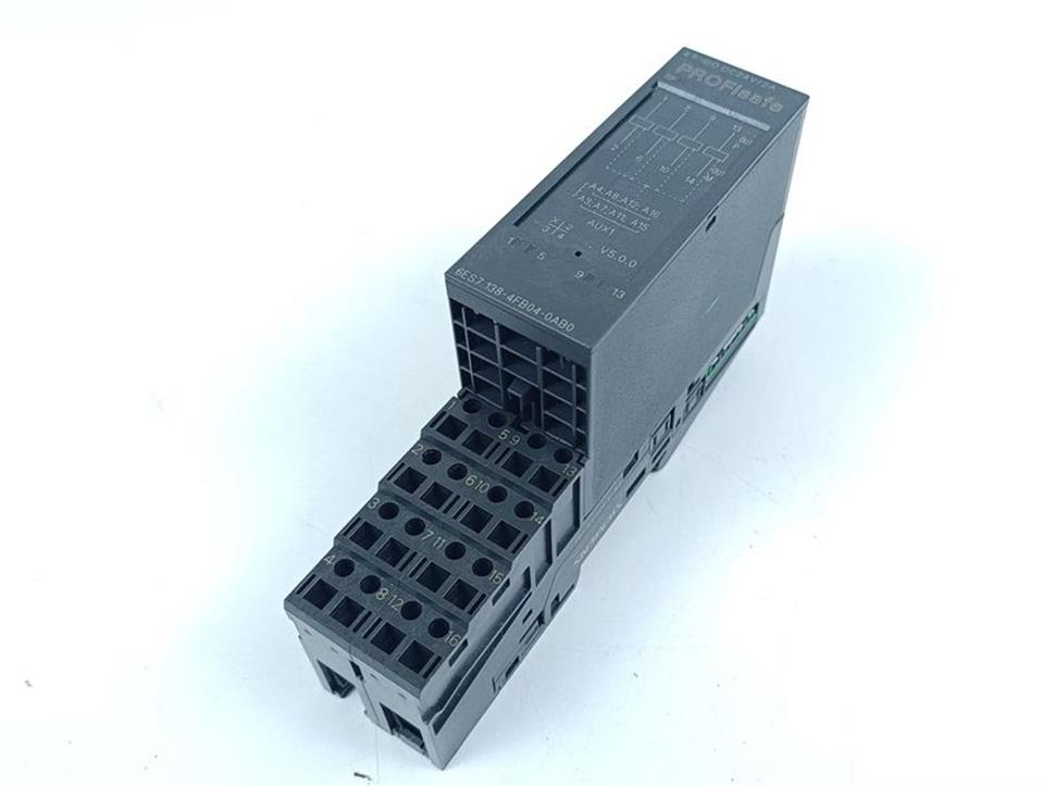 Siemens 6ES7 138-4FB04-0AB0 E-St 1 V5.0.0 + TM-E30C44-01 Sockel TOP ZUSTAND