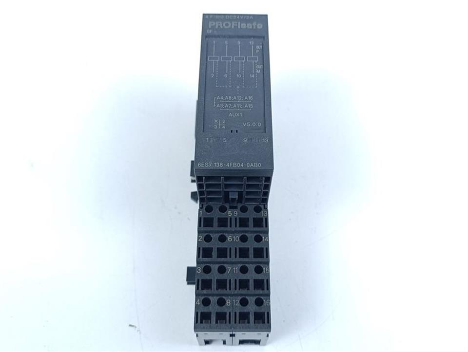 Siemens 6ES7 138-4FB04-0AB0 E-St 1 V5.0.0 + TM-E30C44-01 Sockel TOP ZUSTAND