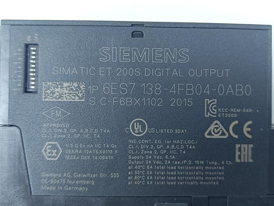 Siemens 6ES7 138-4FB04-0AB0 E-St: 1 V5.0.0 + TM-E30C46-01 Sockel TOP ZUSTAND