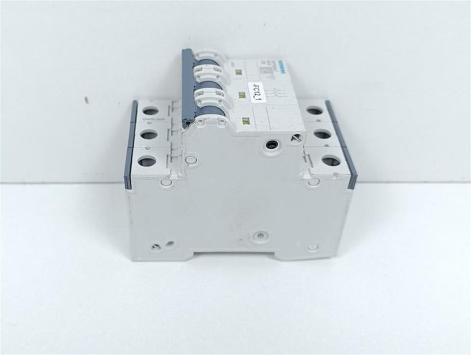 siemens-leistungsschalter-5sy4306-7-mcb-c6-top-zustand-62641-2.jpg