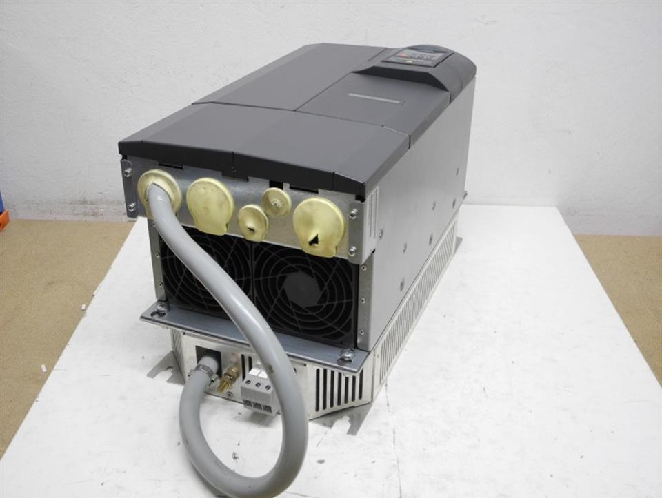 siemens-micromaster-440-6se6440-2ad31-8da1-400v-38a-185kw-keypad-neuwertig-70663-2.jpg