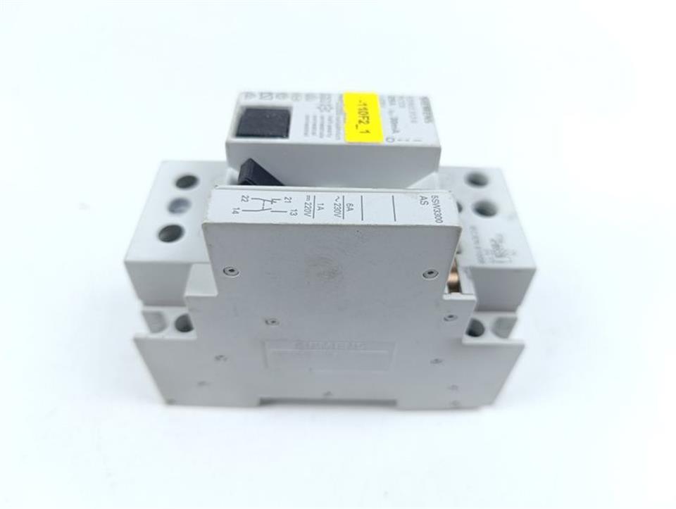 SIEMENS Schutzschalter 5SM3312-6 RCCB 25A 30mA + 5SW3300 AS GEBRAUCHT GUT