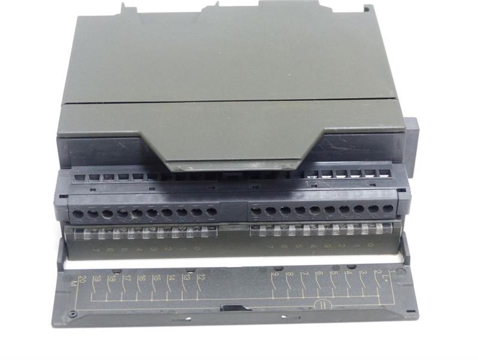 siemens-simatic-s7-6es7-321-1bh01-0aa0-e-stand-01-sm321-di-16xdc24v-top-zustand-50775-2.jpg