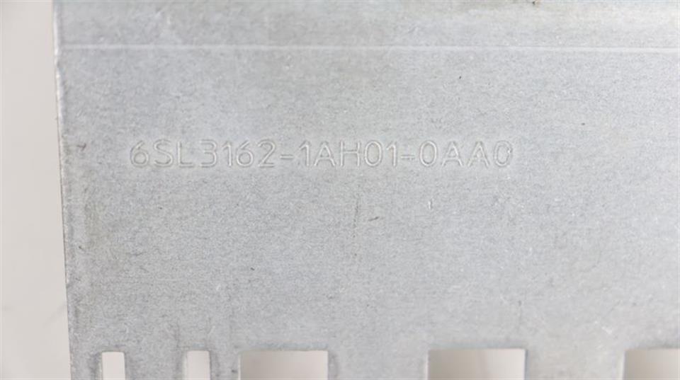 siemens-sinamics-anschlussblech-connect-blatt-6sl3162-1ah01-0aa0-top-zustand-60055-3.jpg