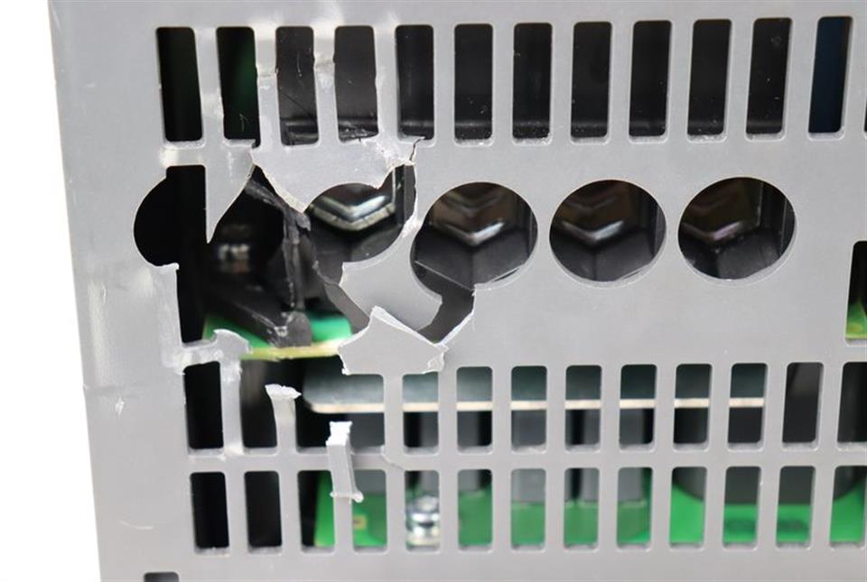 siemens-sinamics-pm240-2-6sl3210-1pe28-8al0-45kw-400v-cover-is-broken-tested-55927-4.jpg