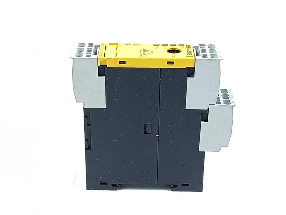 Siemens Sirius 3RK1205-0BG00-0AA2  E:05 Spannungsüberwachung TOP ZUSTAND