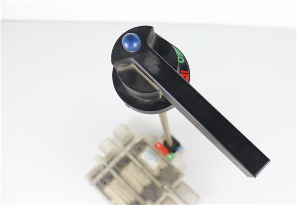 socomec-fuserbloc-iec-947-3-ac23a-160a-500v-50hz-lastenschaltleiste-top-zustand-58313-7.jpg