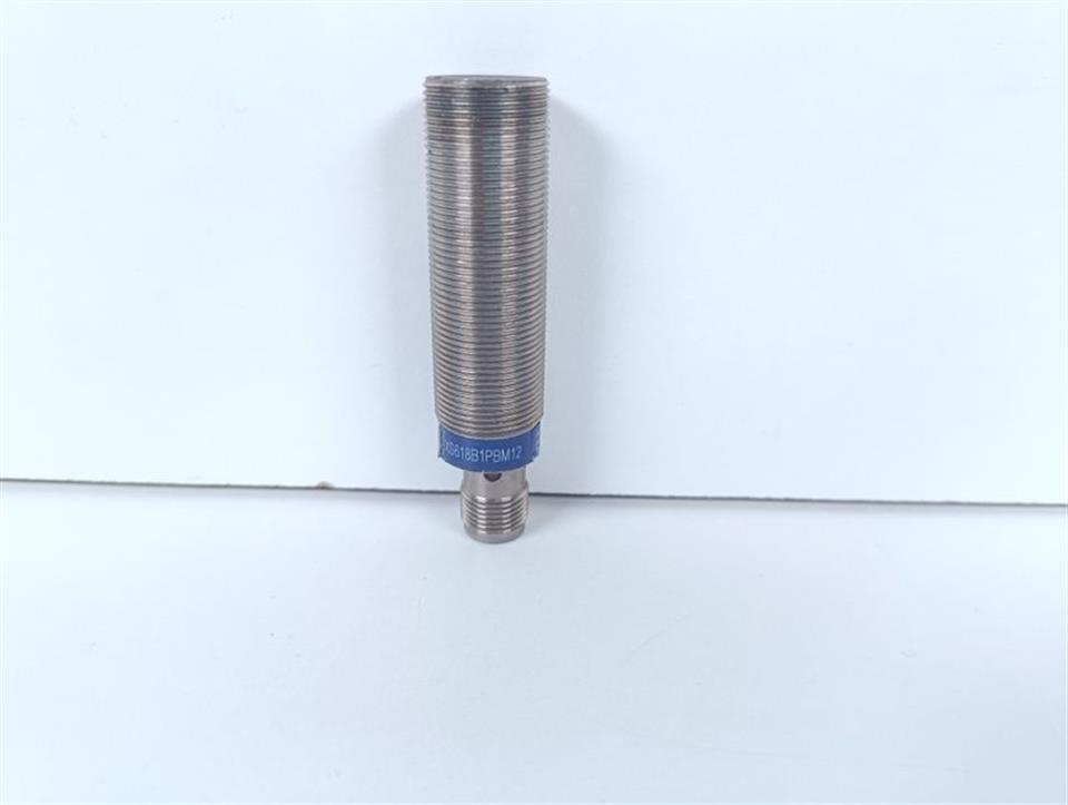 telemecanique-induktiver-naeherungsschalter-xs618b1pbm12-top-zustand-78687-2.jpg