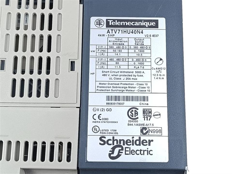 Telemecanique Schneider Electric Altivar 71 ATV71HU40N4+VW3A1101 4kW 400V TESTED