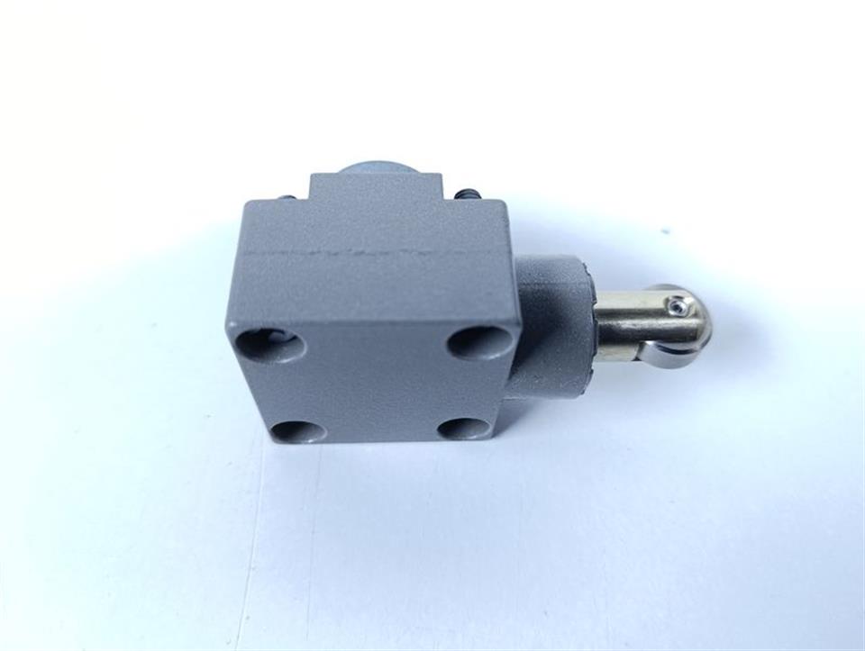 telemecanique-zcke65-limit-switch-unused-und-ovp-65318-3.jpg