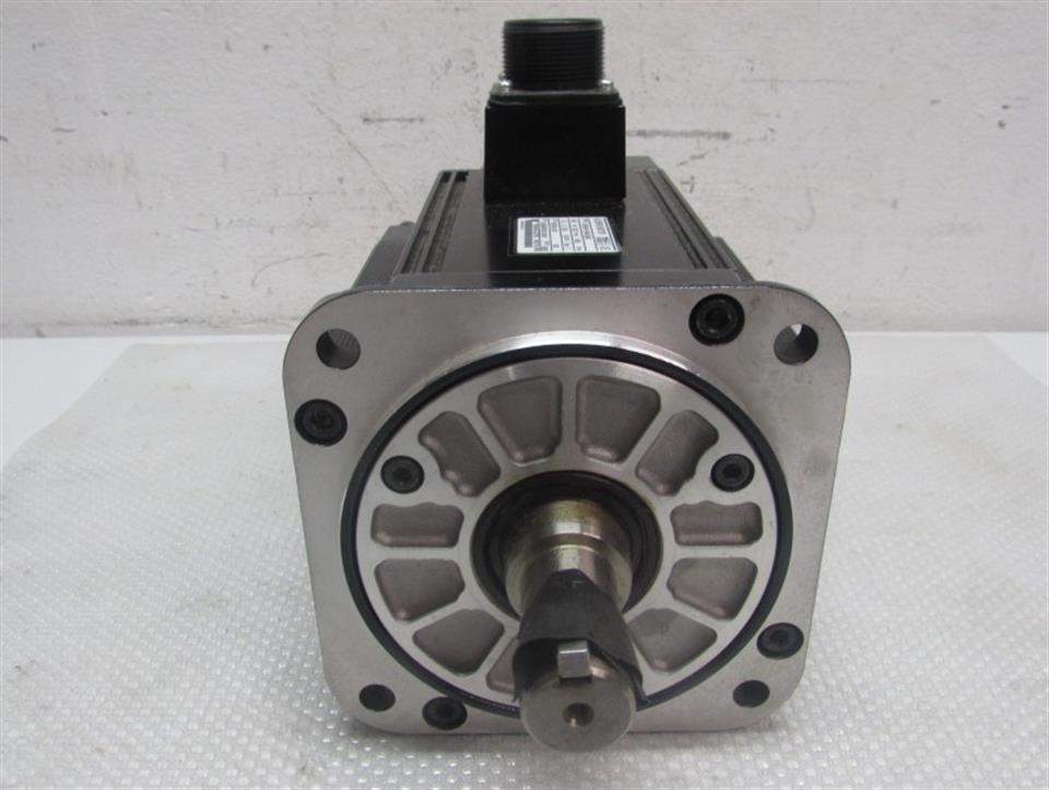 yaskawa-ac-servo-motor-sgmgh-09acb6d-900w-76a-200v-max-1000-unbenutzt-70351-4.jpg